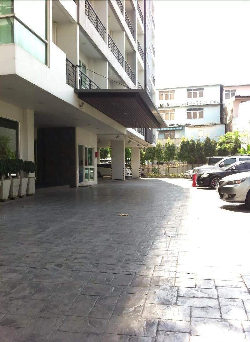 14 리빙 호텔 방콕 외부 사진